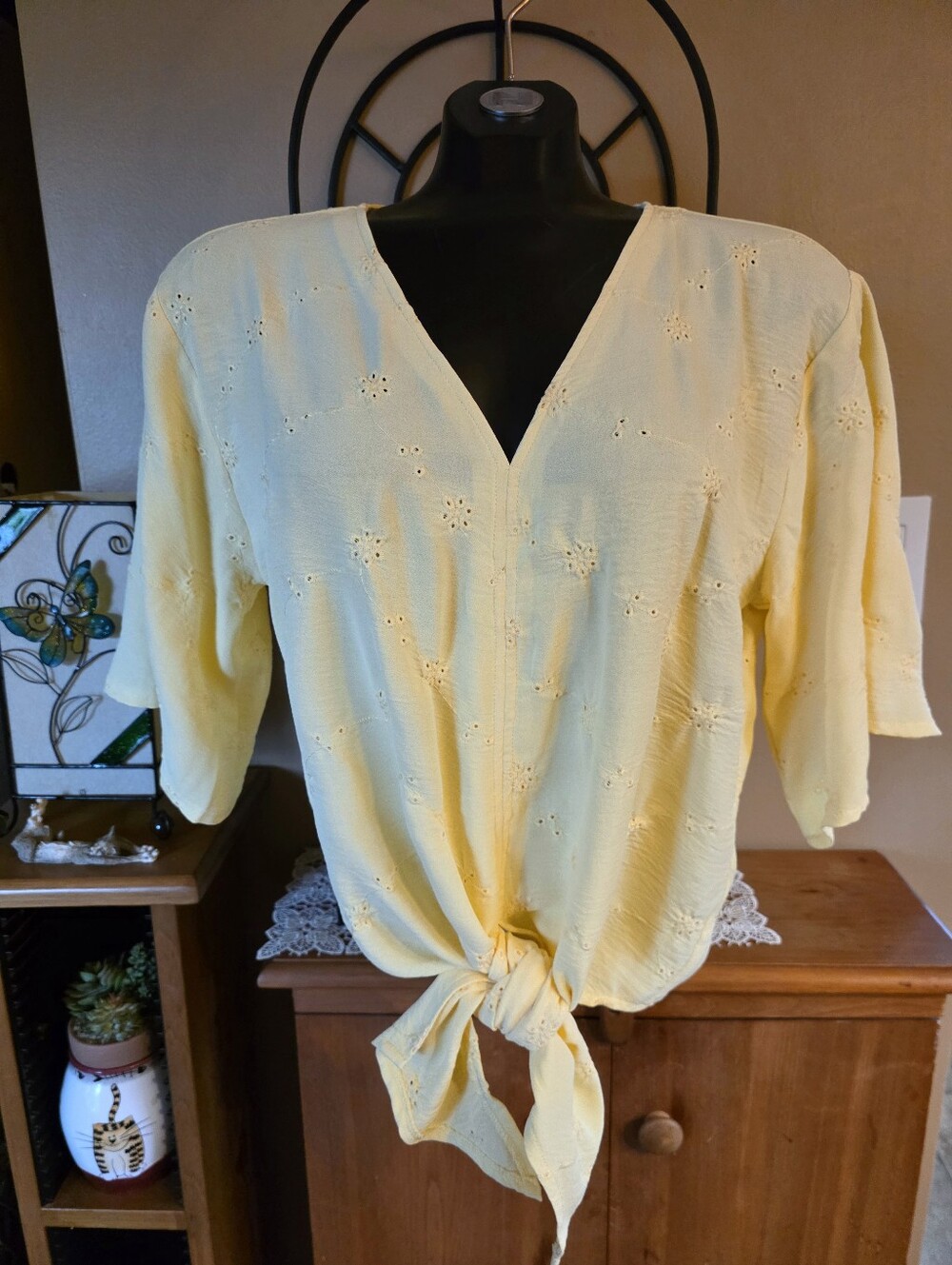 Women's Yellow Eyelet Tie-Front V-Neck Bell Sleeves Oversized Blouse Size M